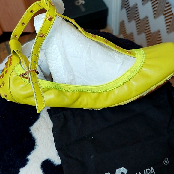 Yosi Samara citron colored studded flats size 8.